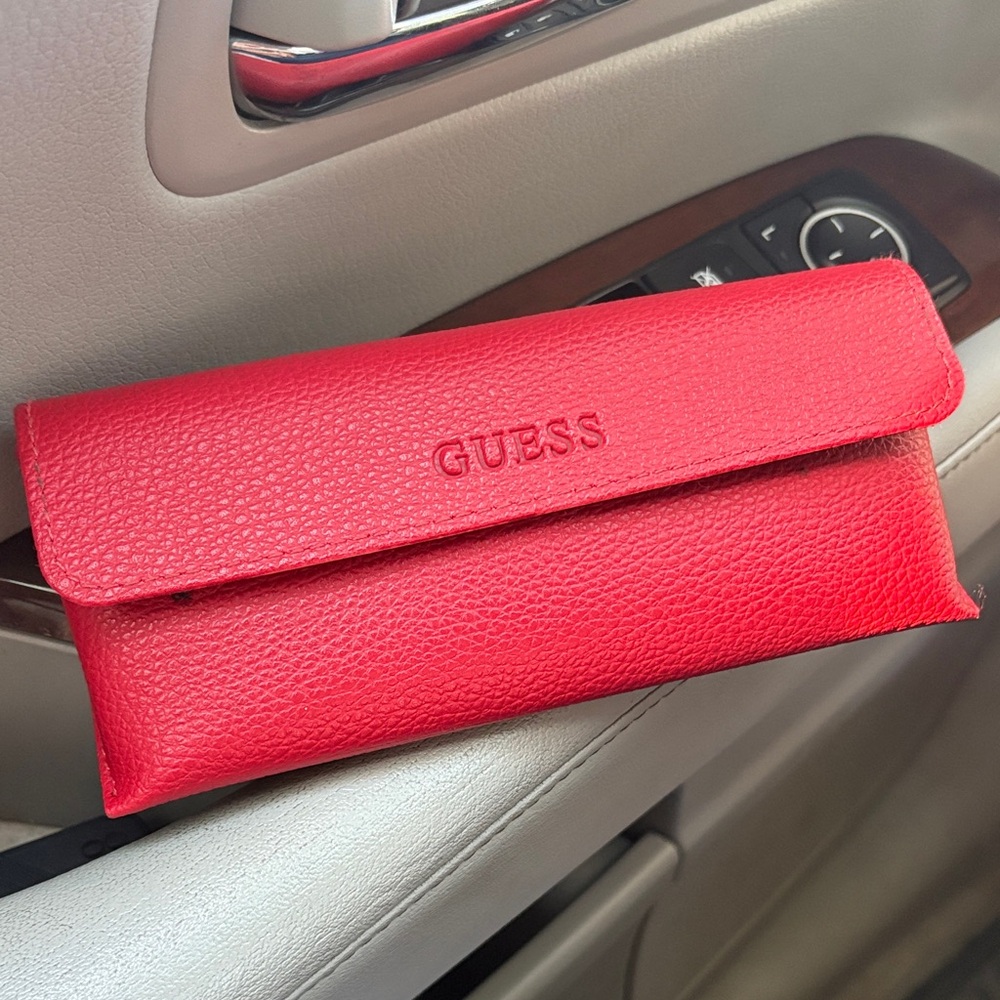 GUESS sunglasses case